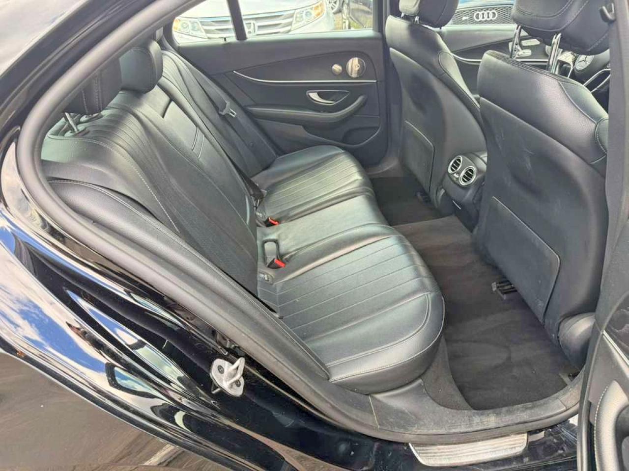 2022 Mercedes-Benz E-class VIN W1KZF8EB3NB020775 photo 5