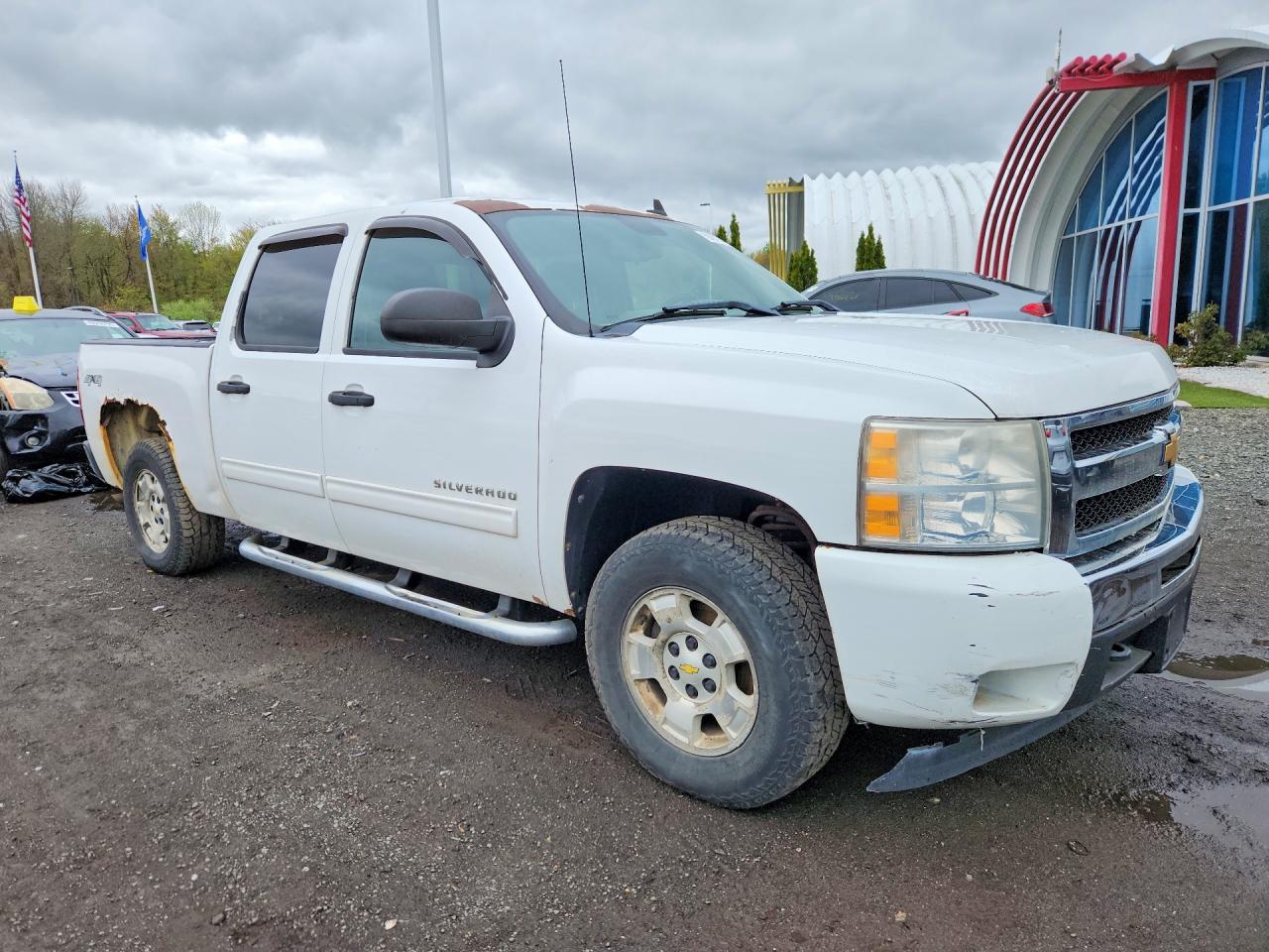 2011 Chevrolet All models VIN 3GCPKSE38BG369114 photo 4