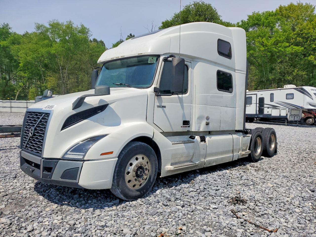 2020 Volvo Vn VIN 4V4NC9EH1LN226429 photo 2