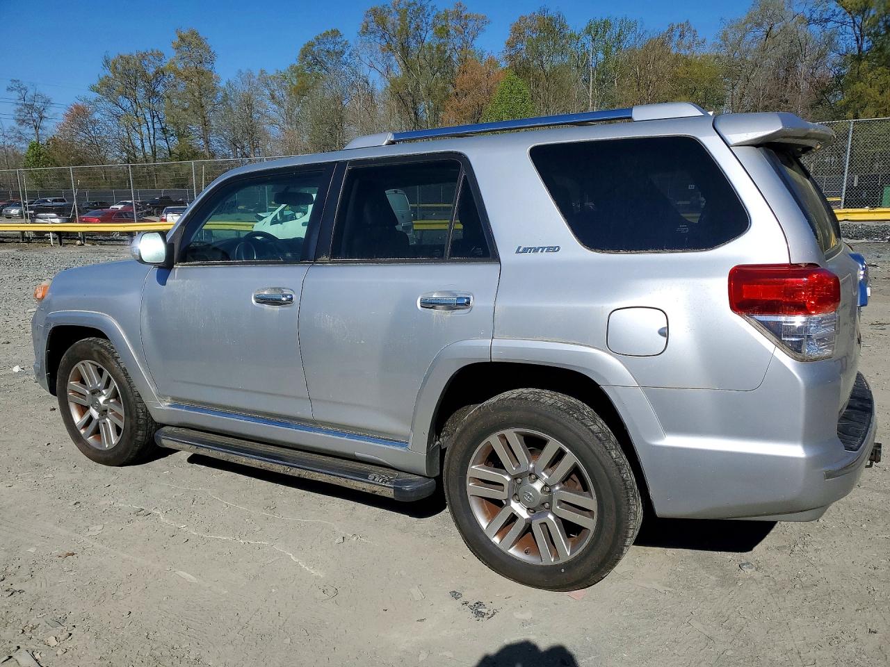 2011 TOYOTA 4runner VIN JTEBU5JR9B5052090 photo 2