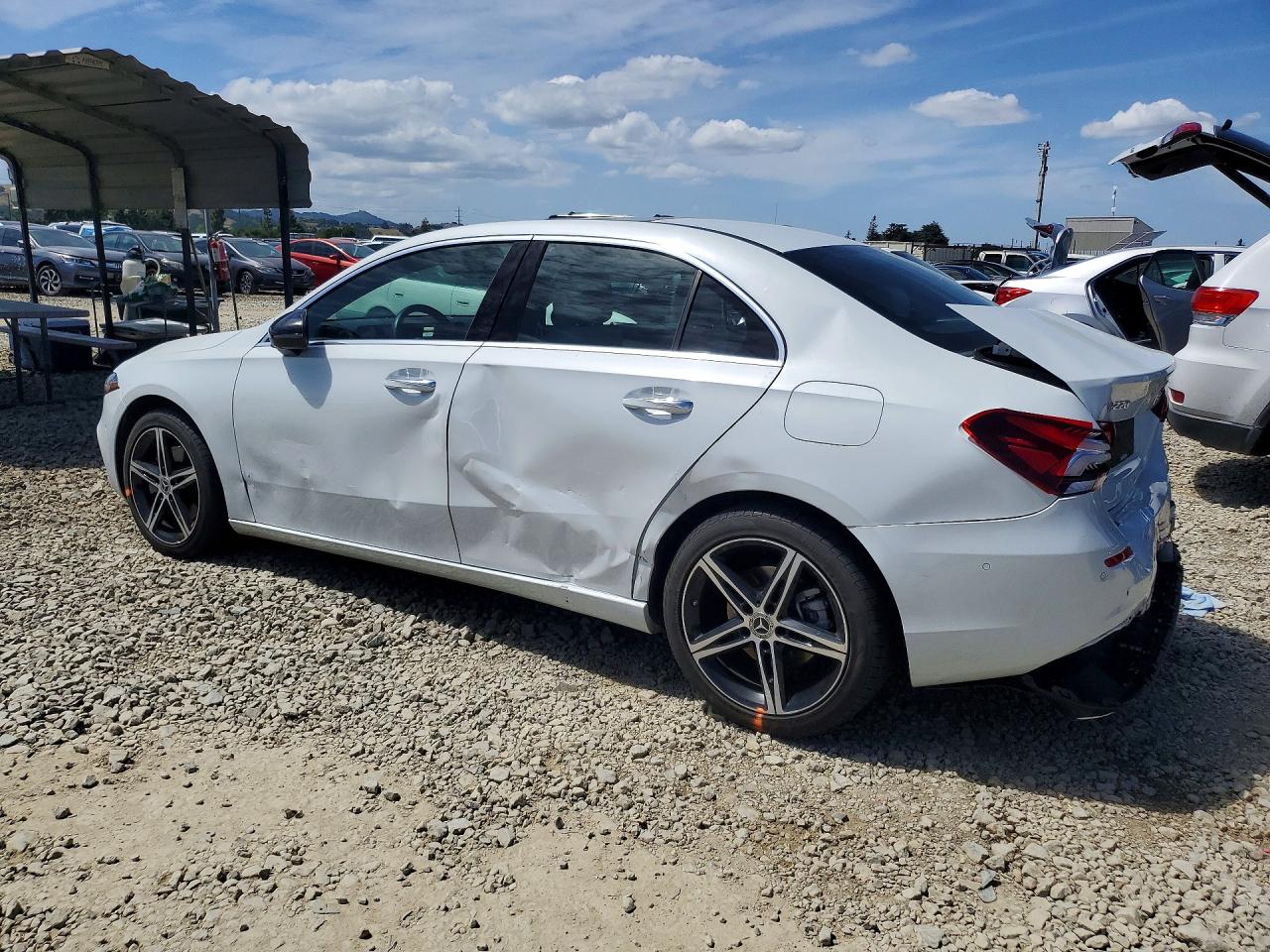 2019 MERCEDES-BENZ A-class VIN WDD3G4EB5KW024763 photo 2