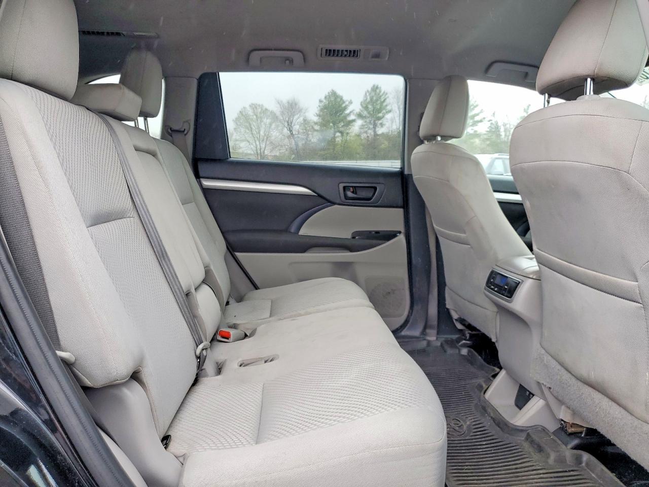 2019 Toyota Highlander VIN 5TDZARFH8KS049470 photo 11