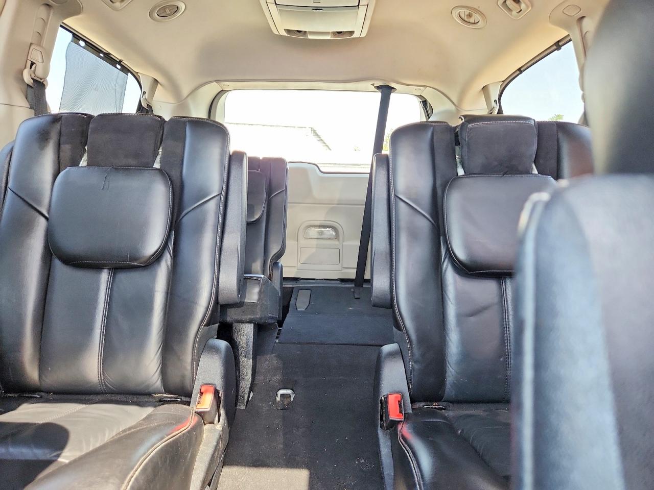 2011 Chrysler Minivan VIN 2A4RR6DG1BR610838 photo 10