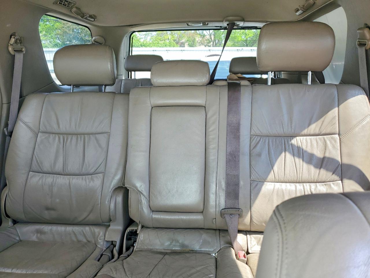 2004 Toyota Sequoia VIN 5TDBT48A94S221135 photo 10