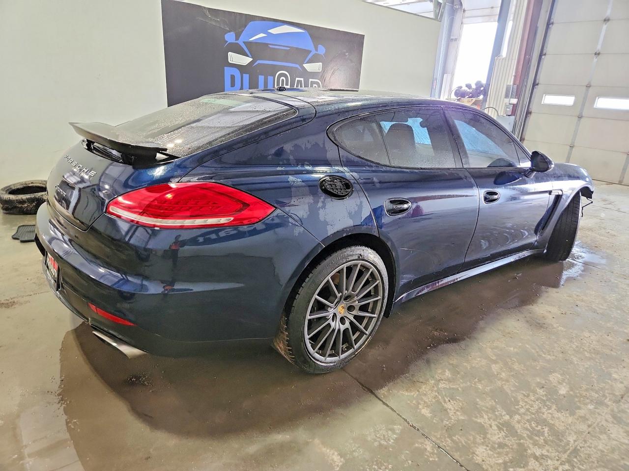 2016 Porsche Panamera VIN WP0AA2A72GL001426 photo 3