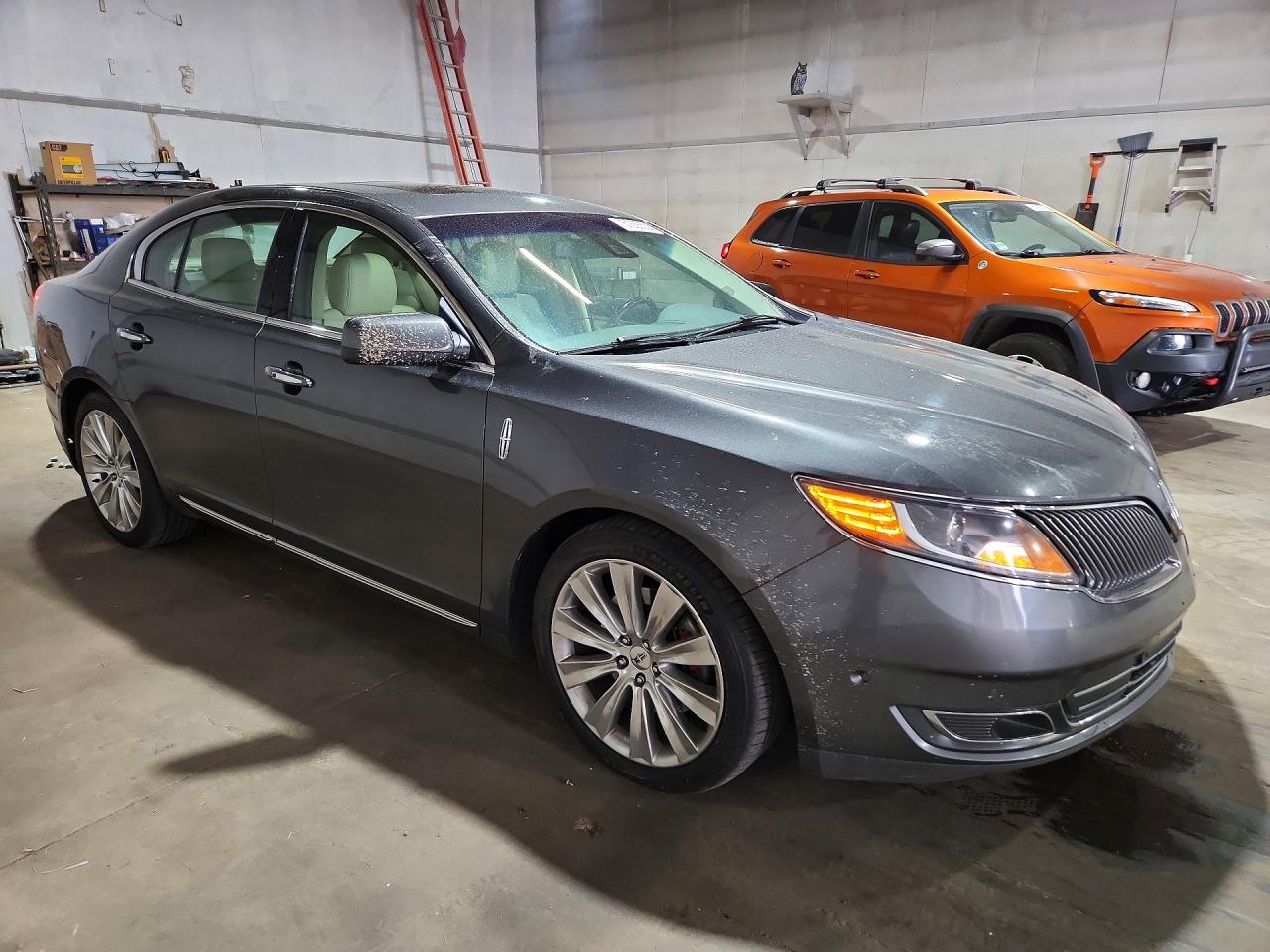 2016 Lincoln Mks VIN 1LNHL9FT2GG602377 photo 4