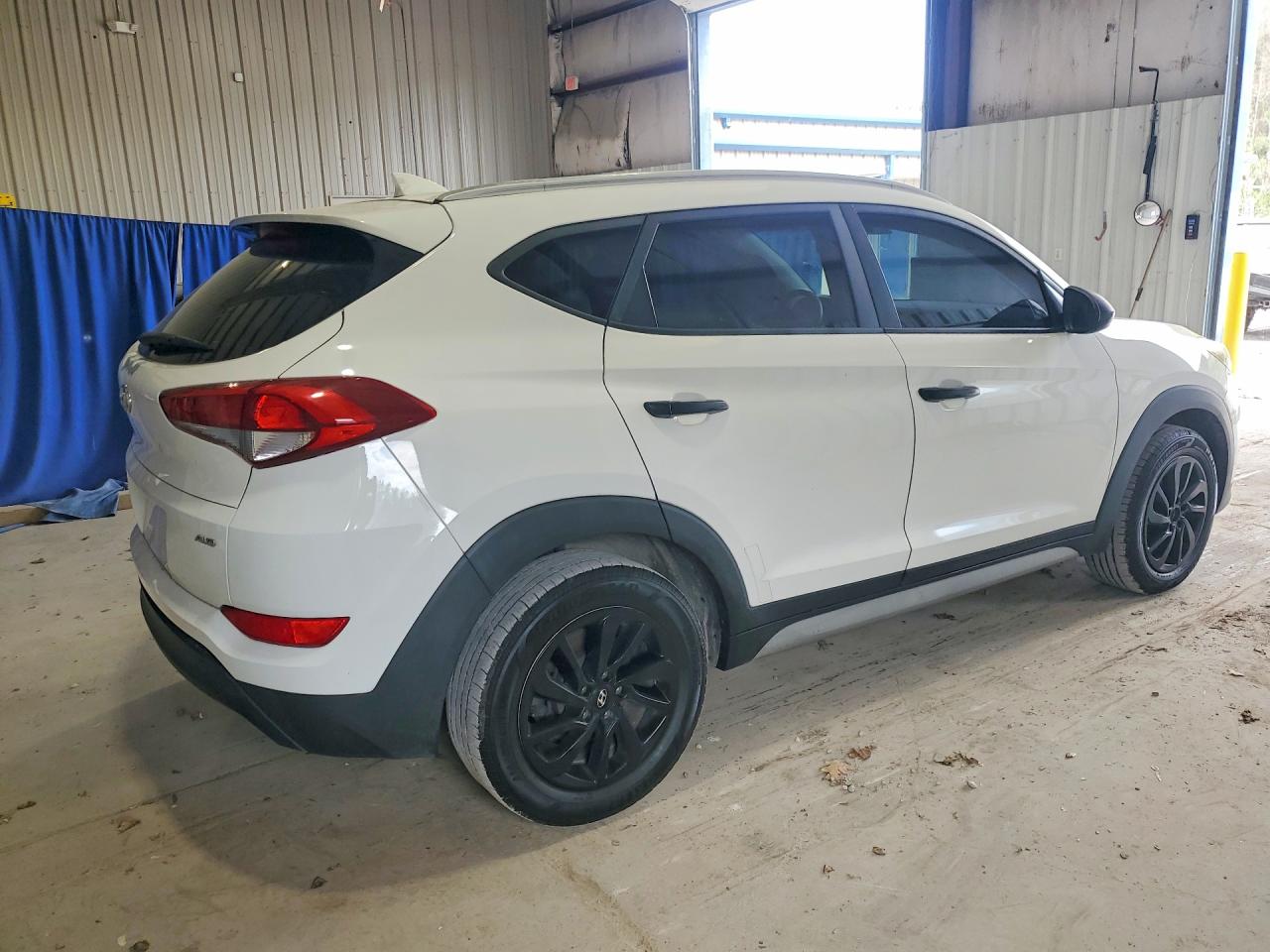 2018 HYUNDAI Tucson VIN KM8J3CA48JU615478 photo 3