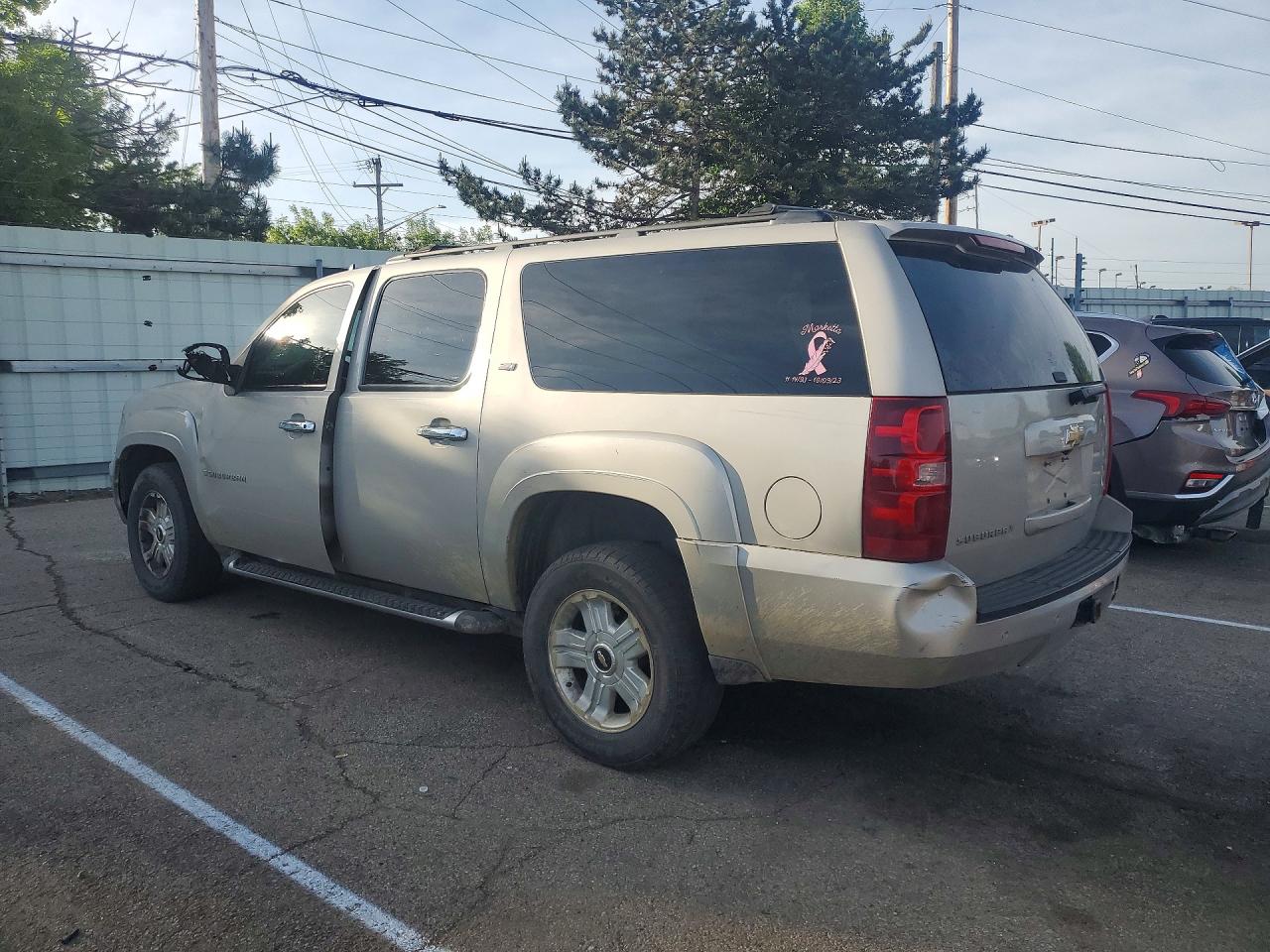 2009 Chevrolet Suburban VIN 1GNFK26309R135433 photo 2