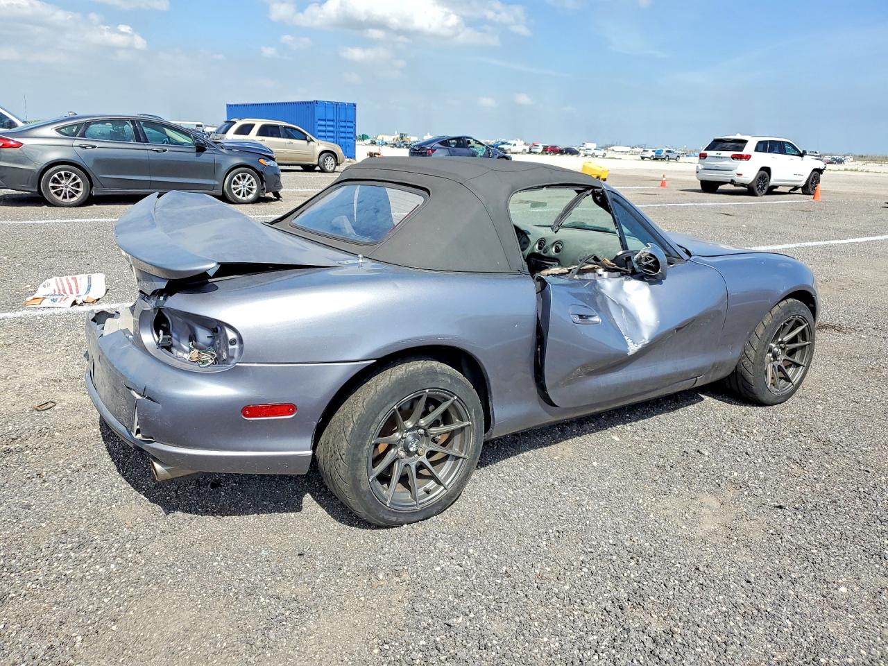 2004 Mazda Mx5 VIN JM1NB354X40409772 photo 3