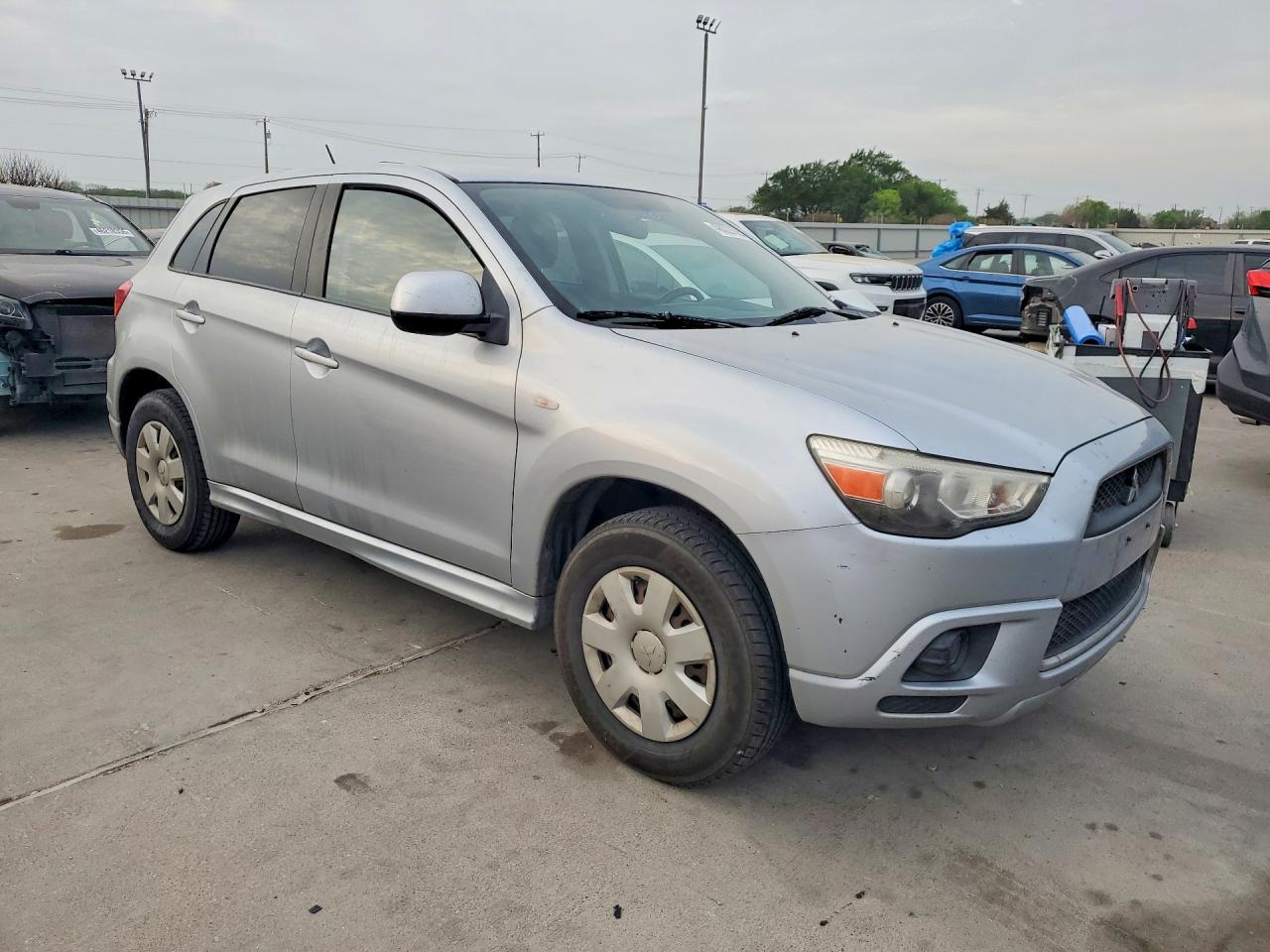 2011 Mitsubishi Outlander VIN JA4AP3AUXBZ020624 photo 4