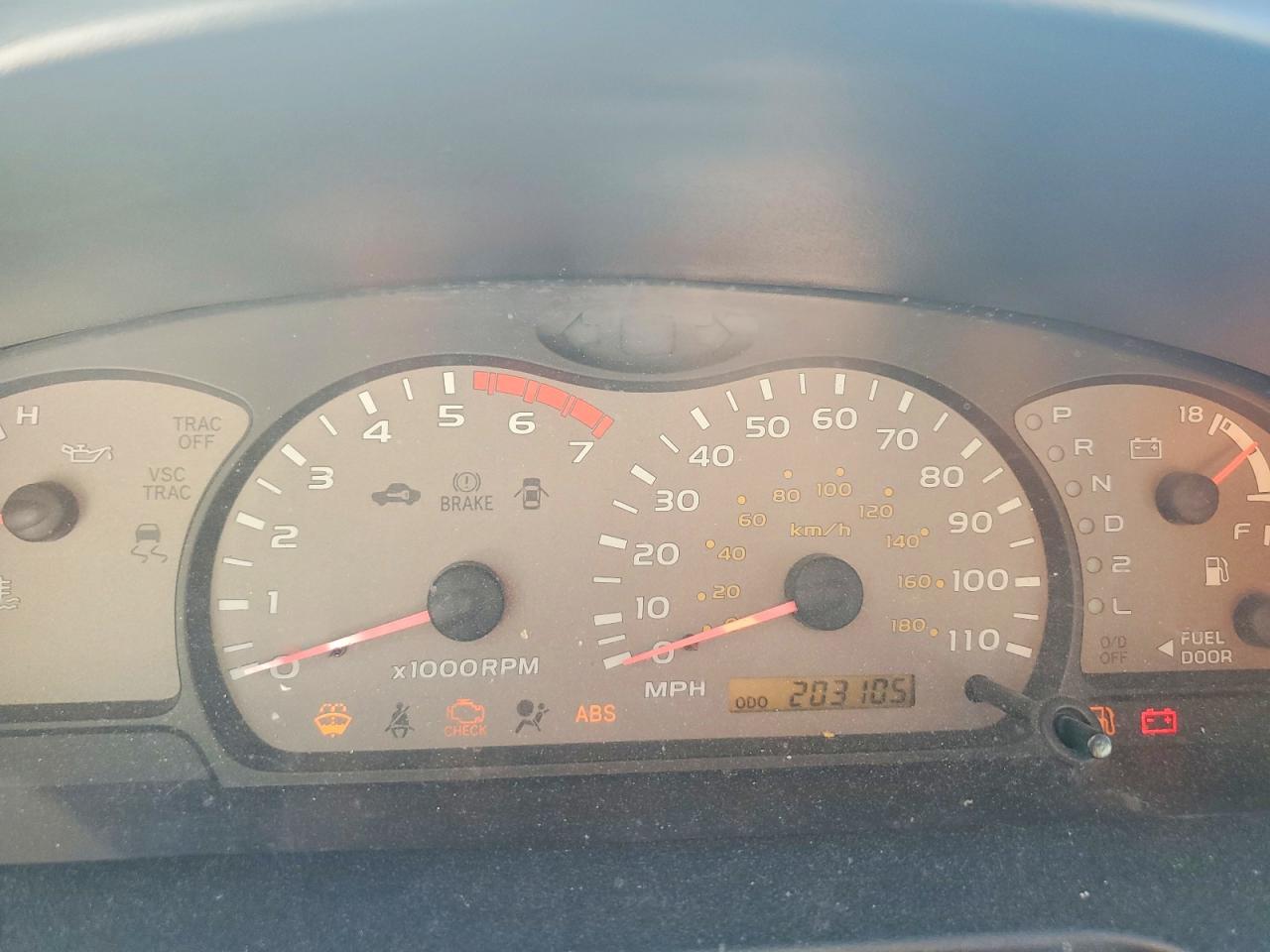 2002 Toyota Sequoia VIN 5TDZT34A52S061556 photo 9