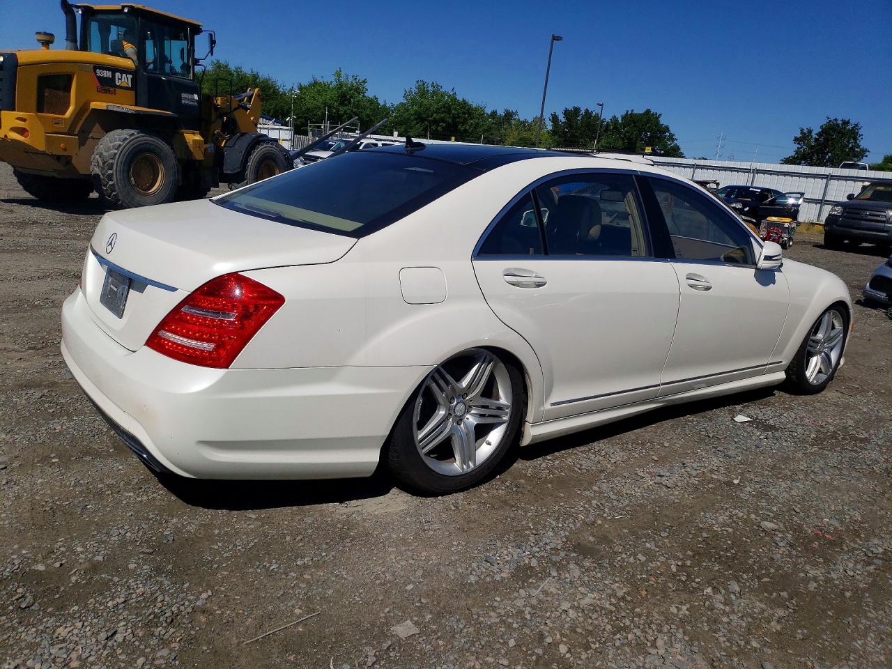 2013 Mercedes-Benz S class VIN WDDNG7DB2DA503881 photo 3