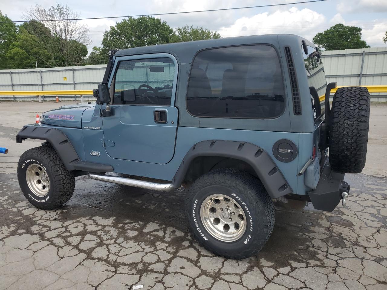 1997 Jeep Wrangler / VIN 1J4FY29PXVP523923 photo 2