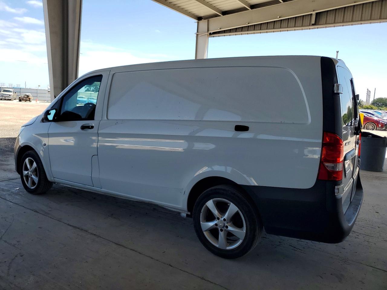 2016 Mercedes Metris VIN WD3PG2EA5G3115056 photo 2