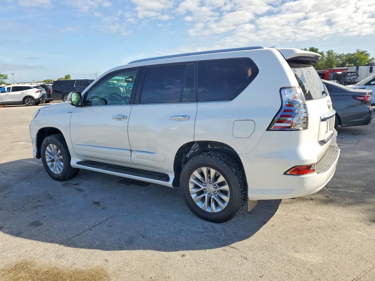 2018 Lexus Gx VIN JTJBM7FX4J5206403 photo 2