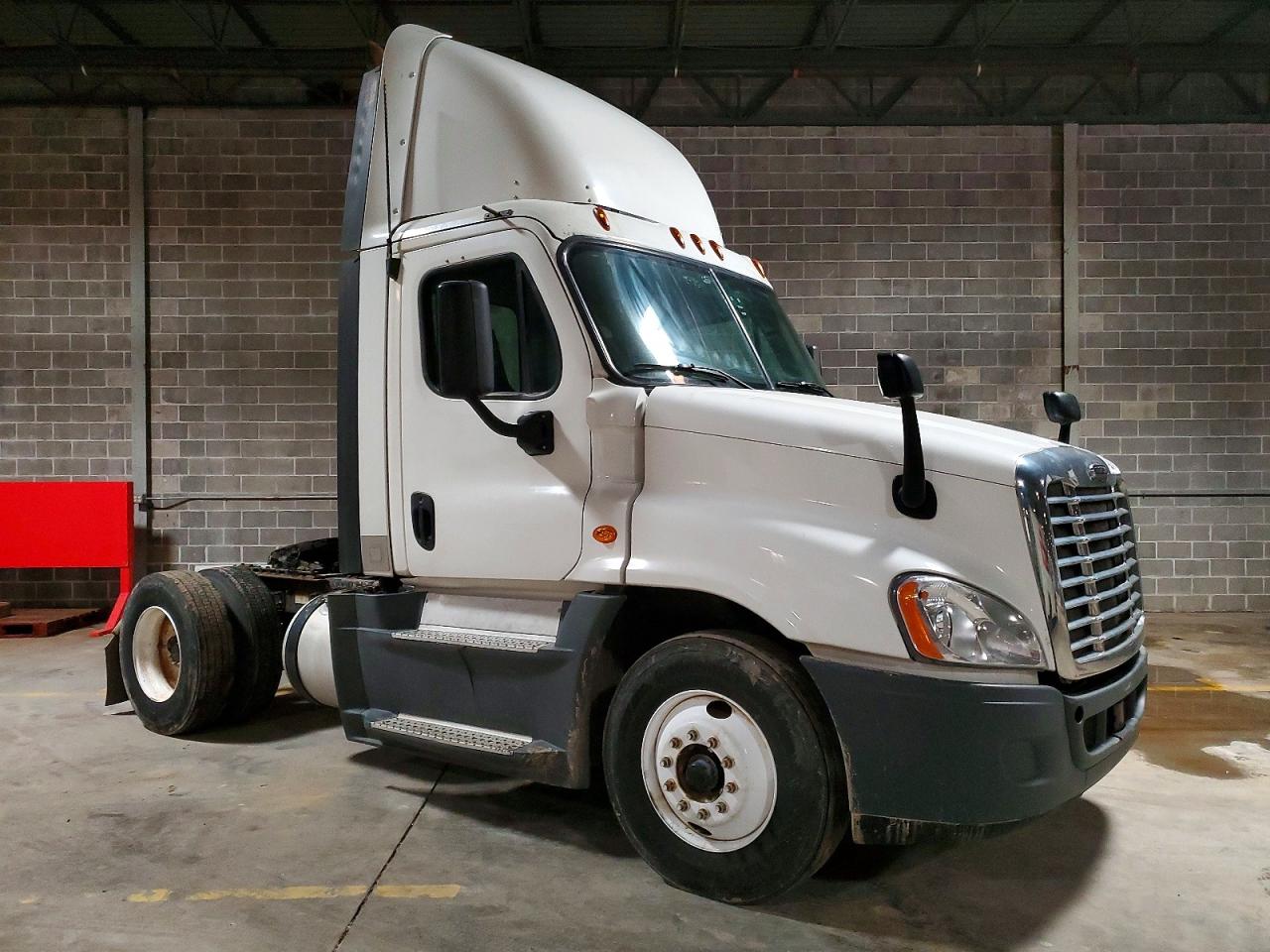 2016 FREIGHTLINER All other VIN 1FUBGEDV8GLHC5711 photo 1