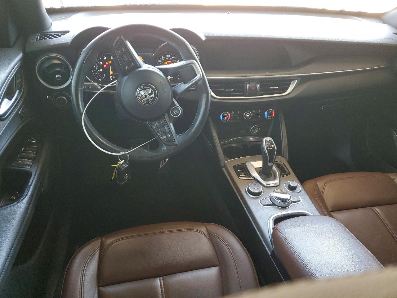 2022 Alfa Stelvio VIN ZASPAKBN6N7D25578 photo 8
