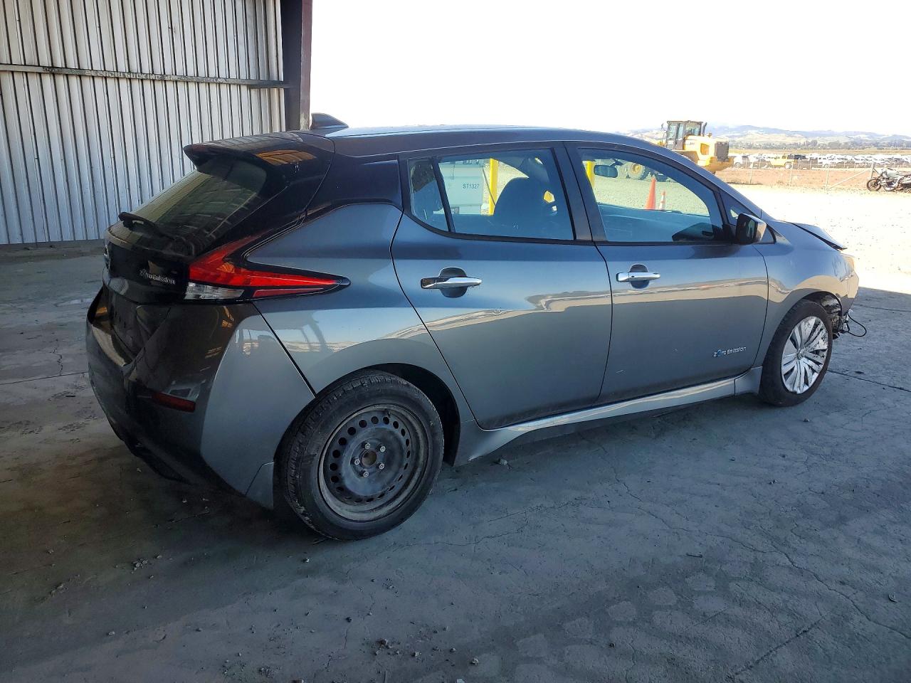 2018 NISSAN Leaf VIN 1N4AZ1CP1JC303853 photo 3