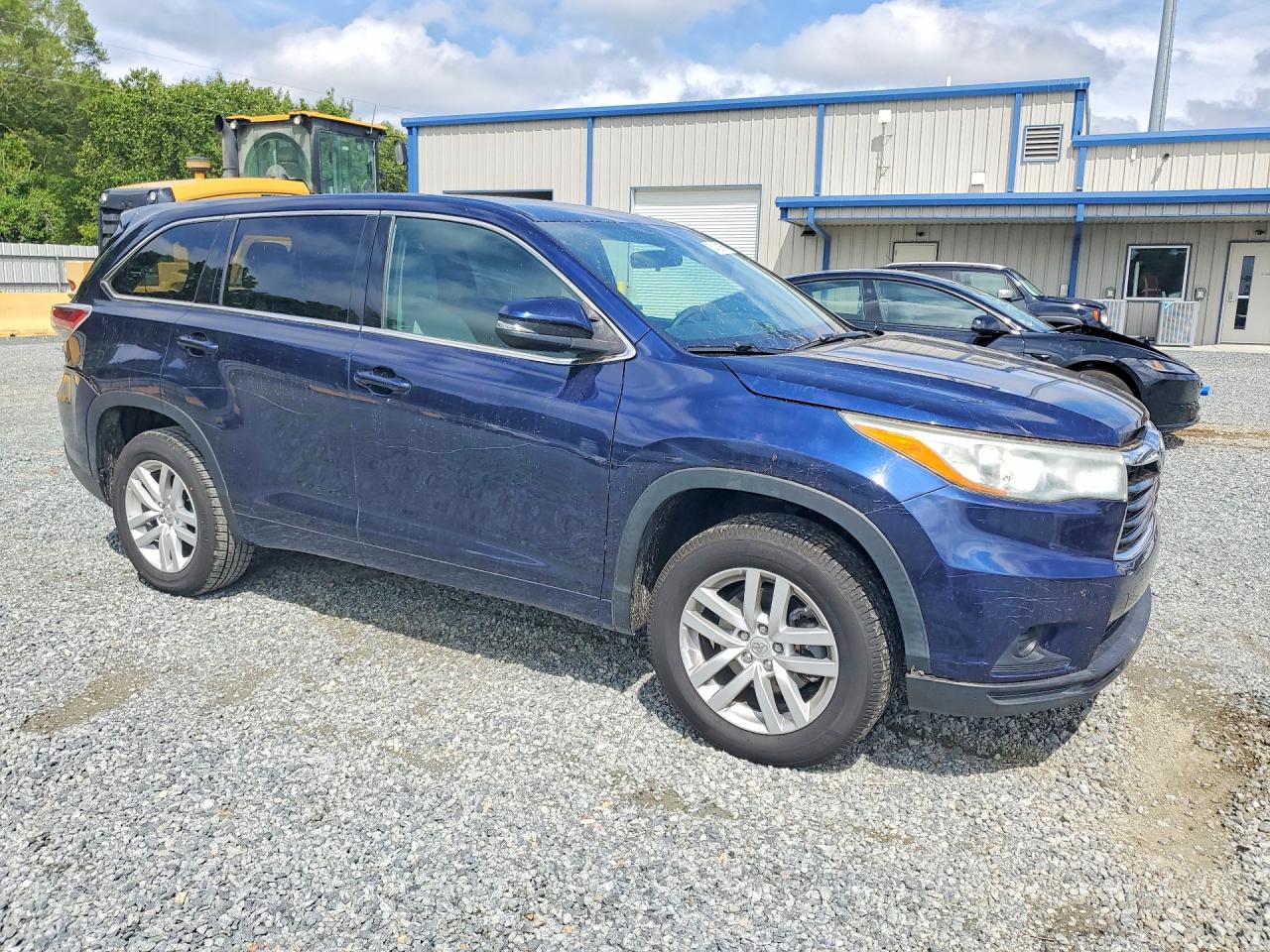 2015 Toyota Highlander VIN 5TDZARFH4FS015676 photo 4