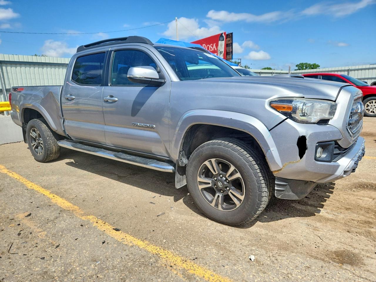 2017 Toyota Tacoma VIN 3TMDZ5BNXHM015756 photo 4