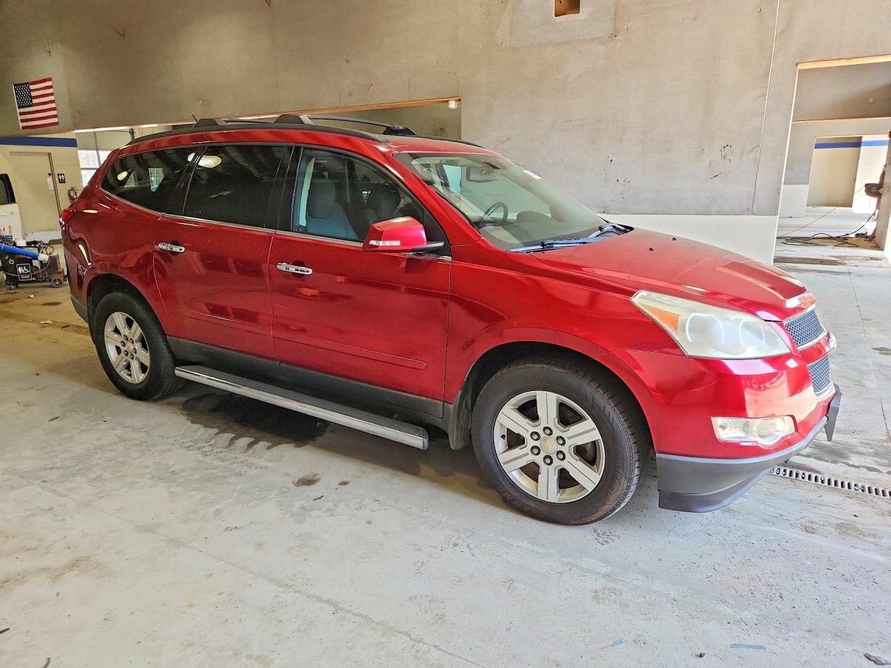 2012 Chevrolet Traverse VIN 1GNKVGED0CJ124824 photo 4