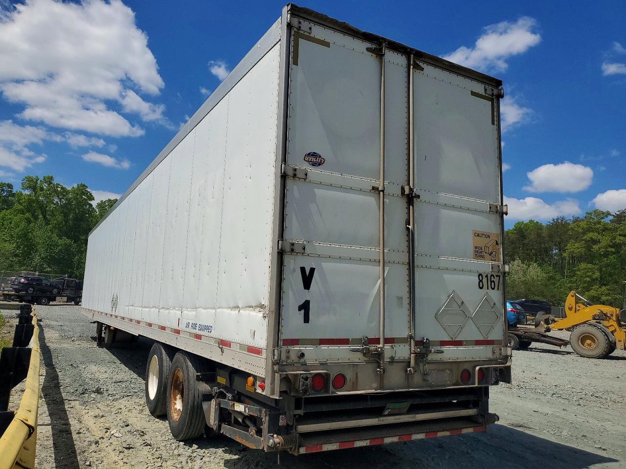 2005 UTILITY Utility tr VIN 1UYVS25385U343641 photo 3