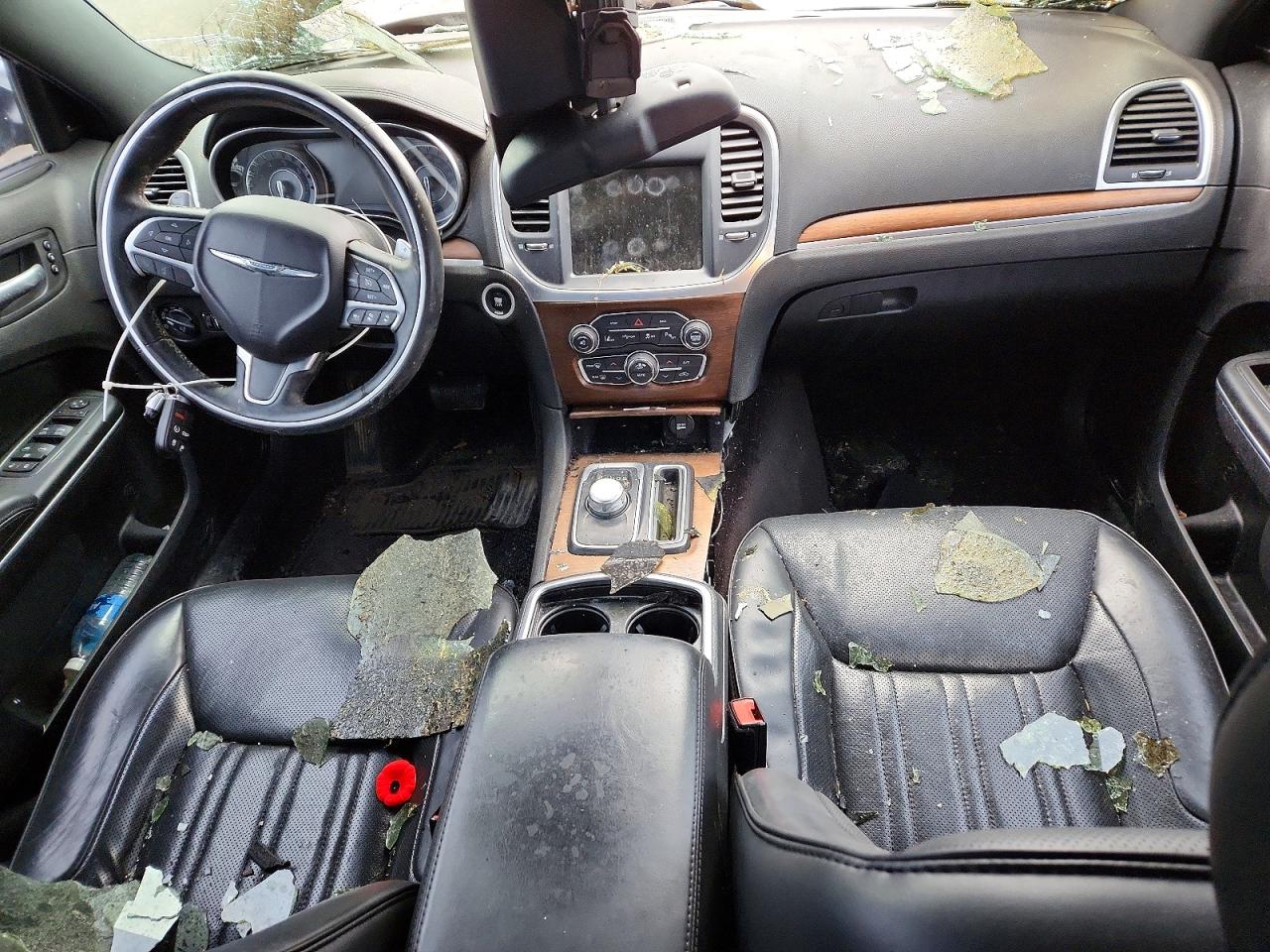 2016 Chrysler 300 VIN 2C3CCASG7GH230987 photo 8