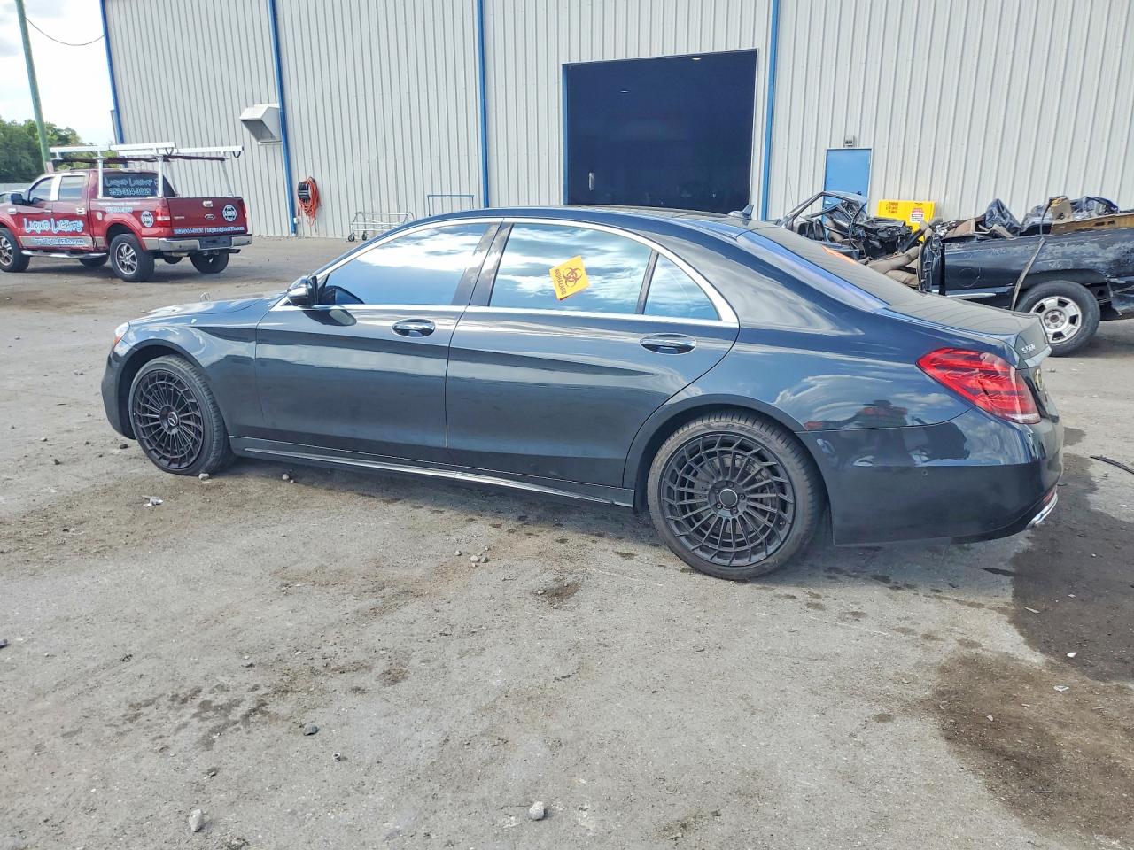 2018 Mercedes-Benz S class VIN WDDUG8DB2JA368317 photo 2