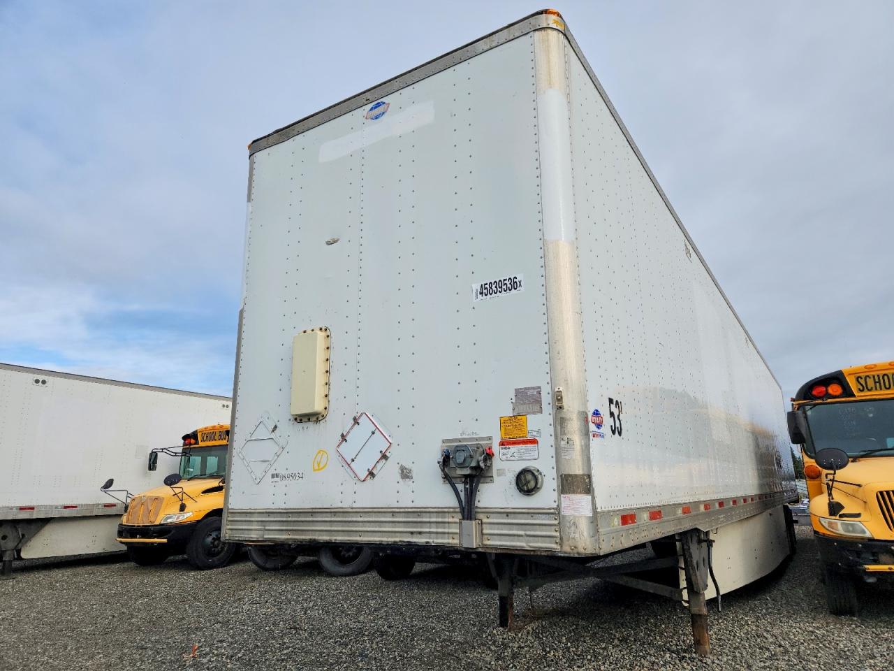 2015 UTILITY All models VIN 1UYVS2537FP089534 photo 2