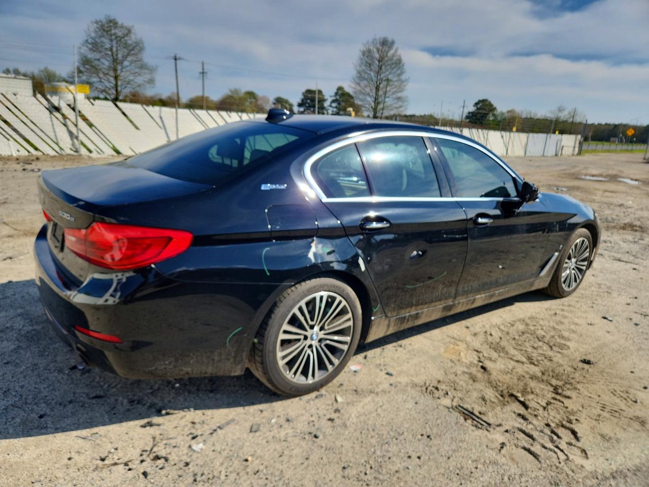 2018 BMW 5 series VIN WBAJA9C5XJB034303 photo 3