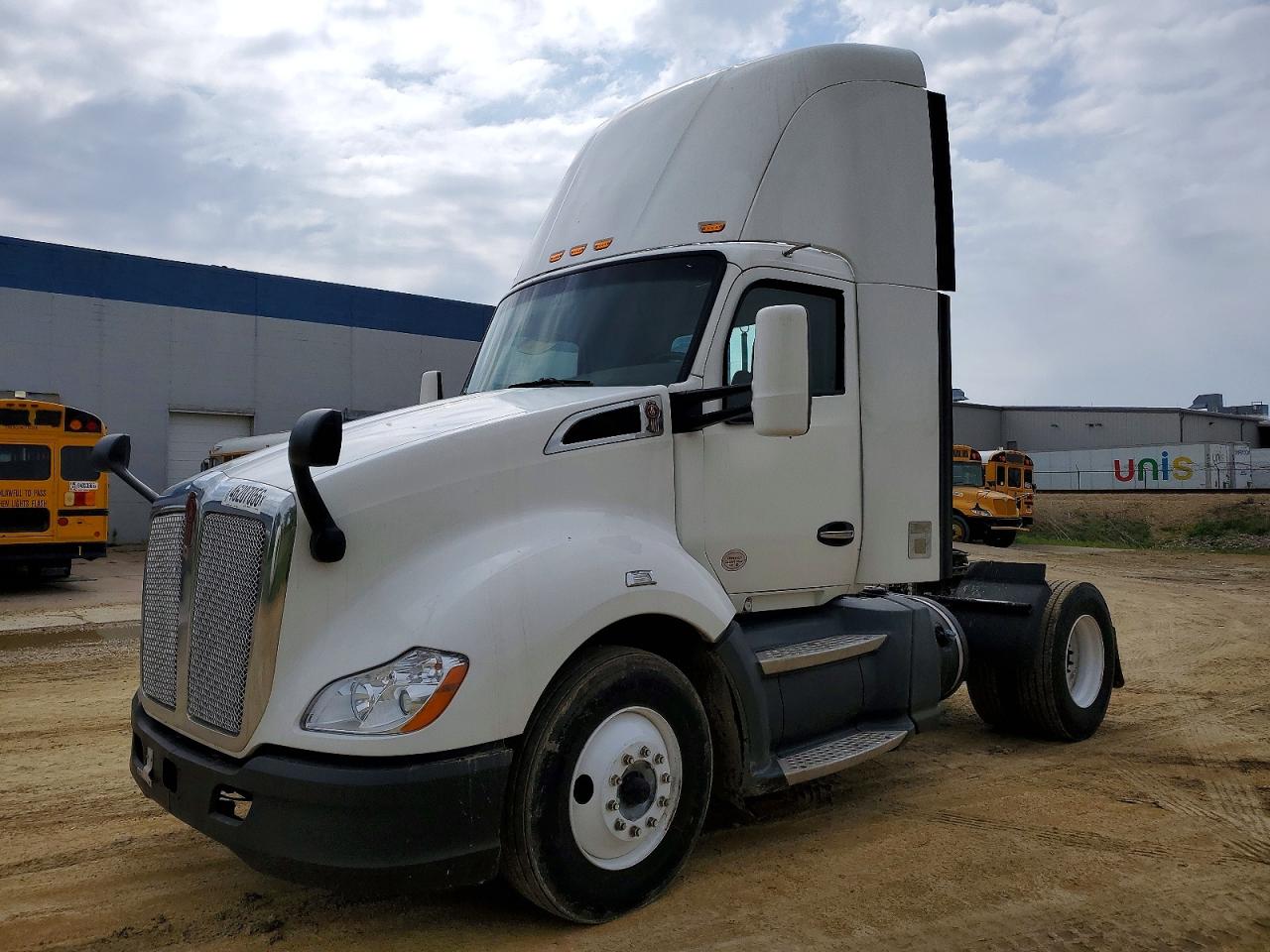 2018 KENWORTH All other VIN 1XKYA48X9JJ204353 photo 2
