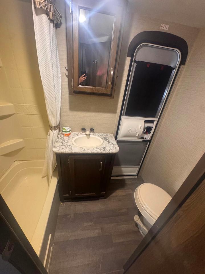 2019 KEYSTONE Bullet VIN 4YDT30823KT433143 photo 11