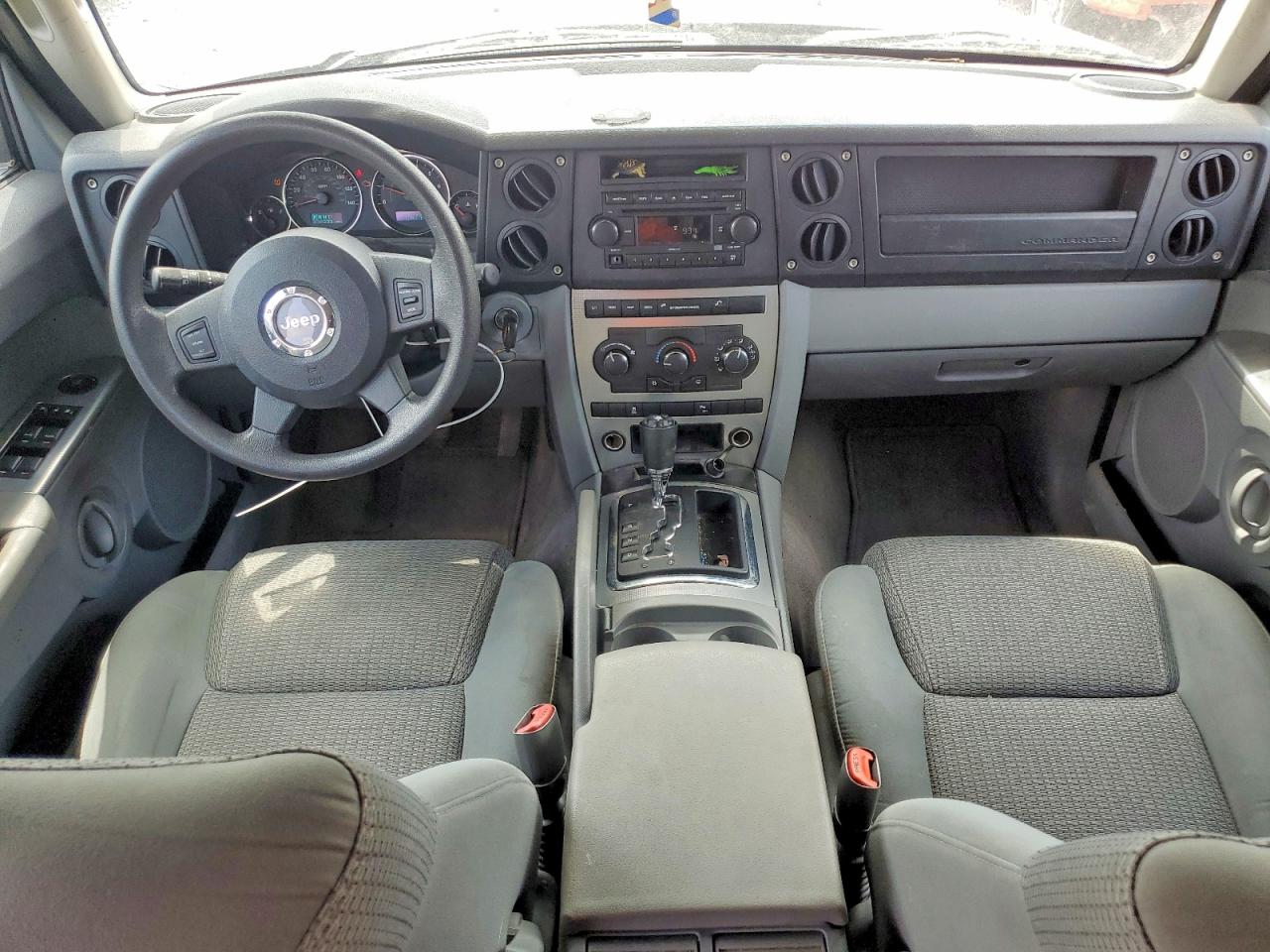 2007 Jeep Commander VIN 1J8HH48KX7C511757 photo 8