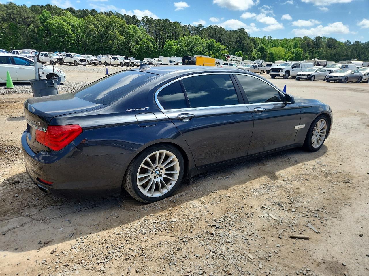 2011 BMW 7 series VIN WBAKX8C57BC198391 photo 3