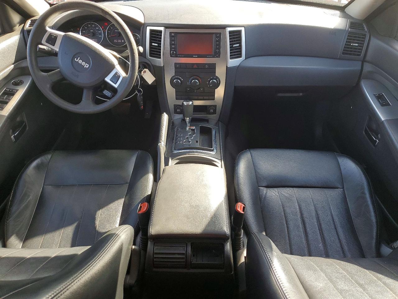 2010 Jeep Cherokee VIN 1J4PR4GK9AC121056 photo 8