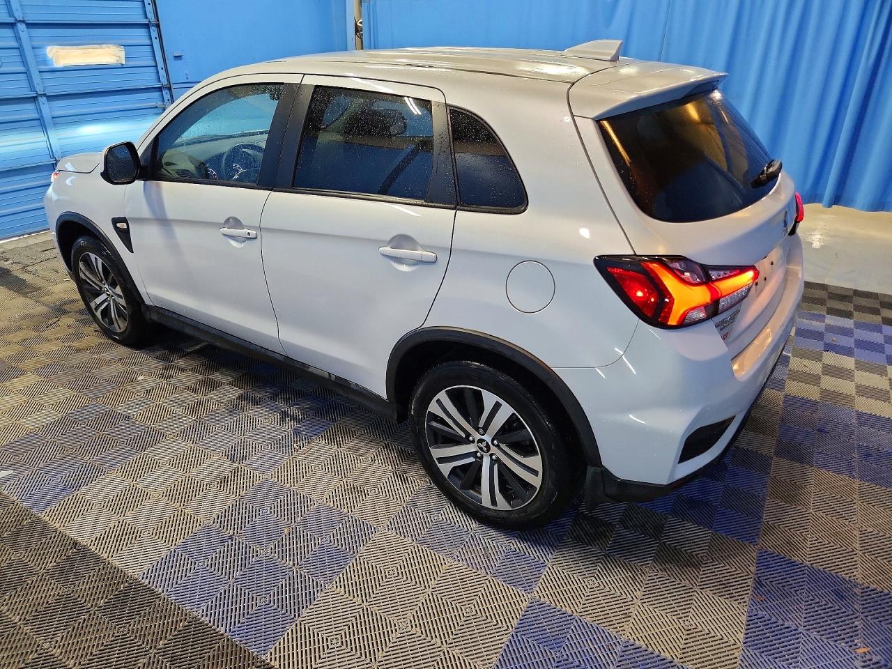 2022 Mitsubishi Outlander VIN JA4APUAU3NU021900 photo 2
