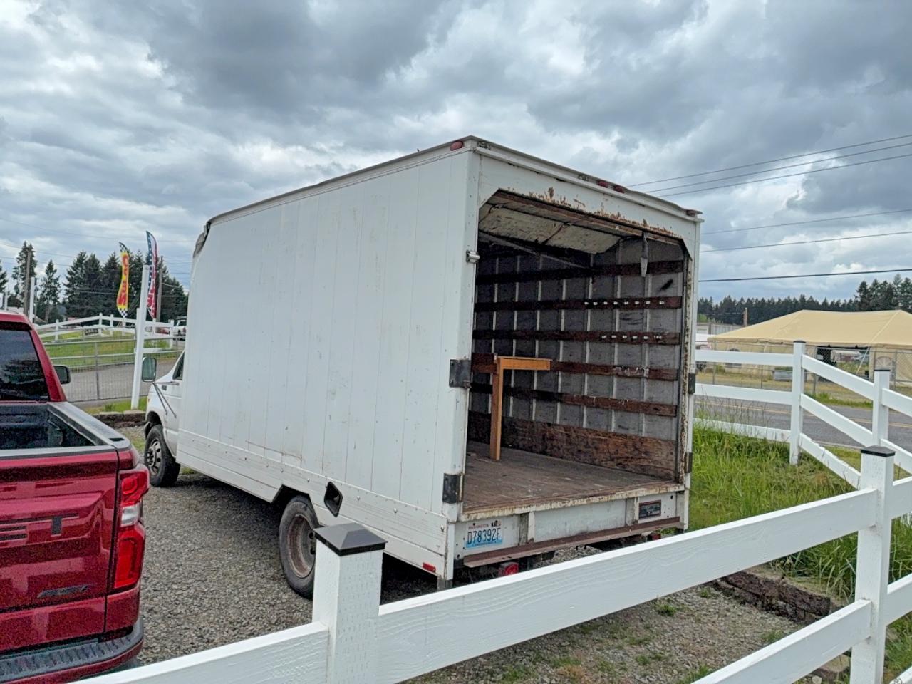 2000 Ford Econoline VIN 1FDWE35L7YHB54648 photo 3