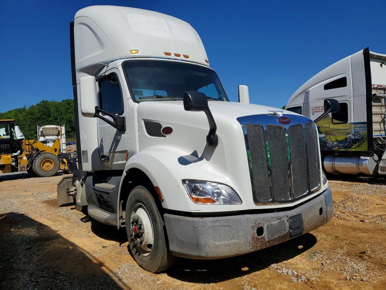 2017 PETERBILT All models VIN 1XPBA48X3HD428839 photo 1