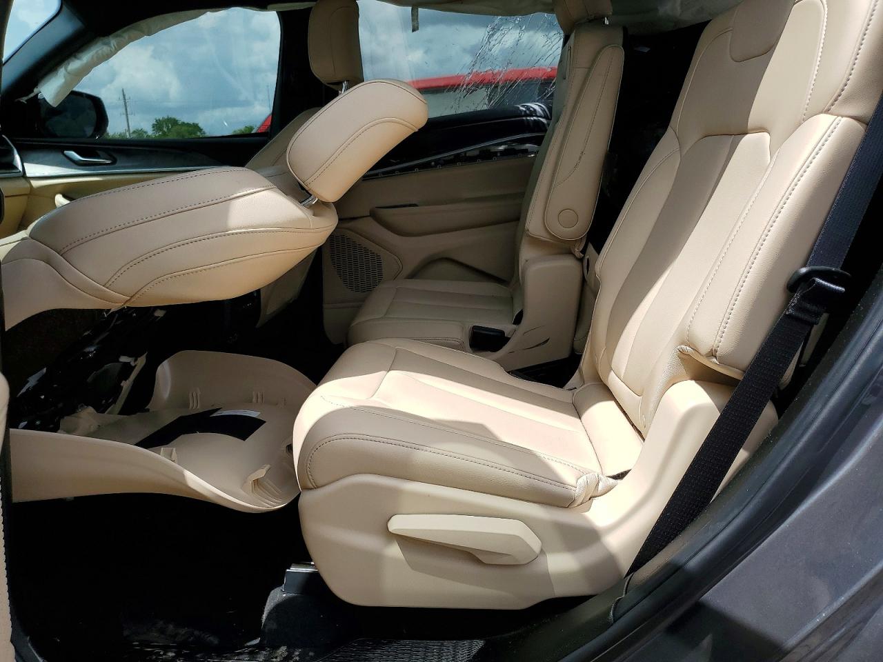 2025 Jeep Cherokee VIN 1C4RJJBG9S8724018 photo 10