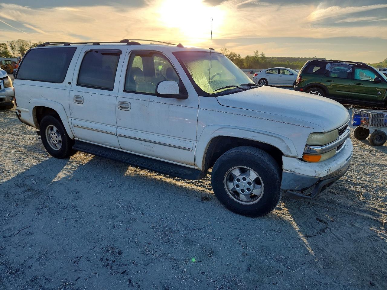 2003 Chevrolet Suburban VIN 3GNEC16ZX3G295513 photo 4