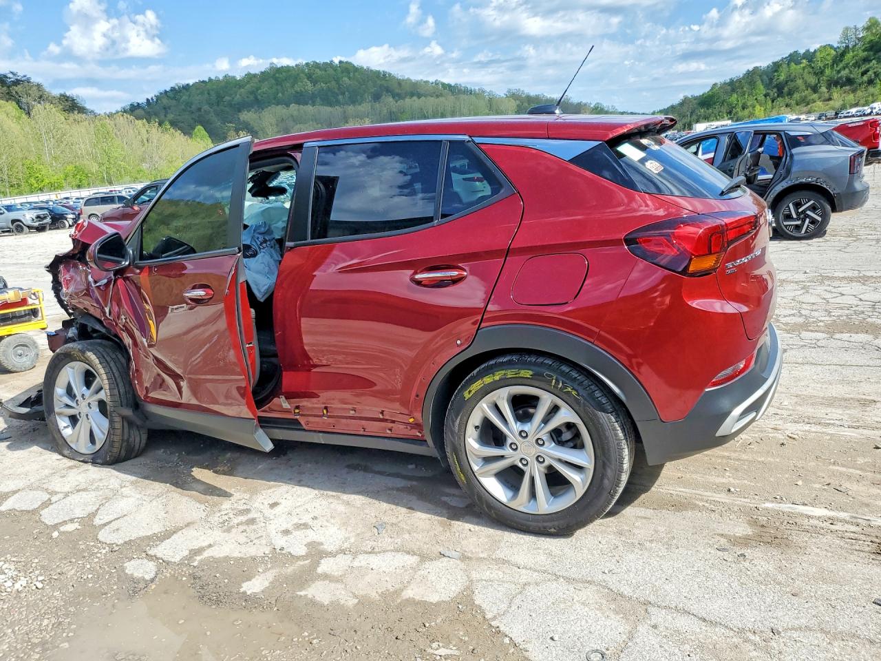 2023 Buick Encore VIN KL4MMCSLXPB137583 photo 2