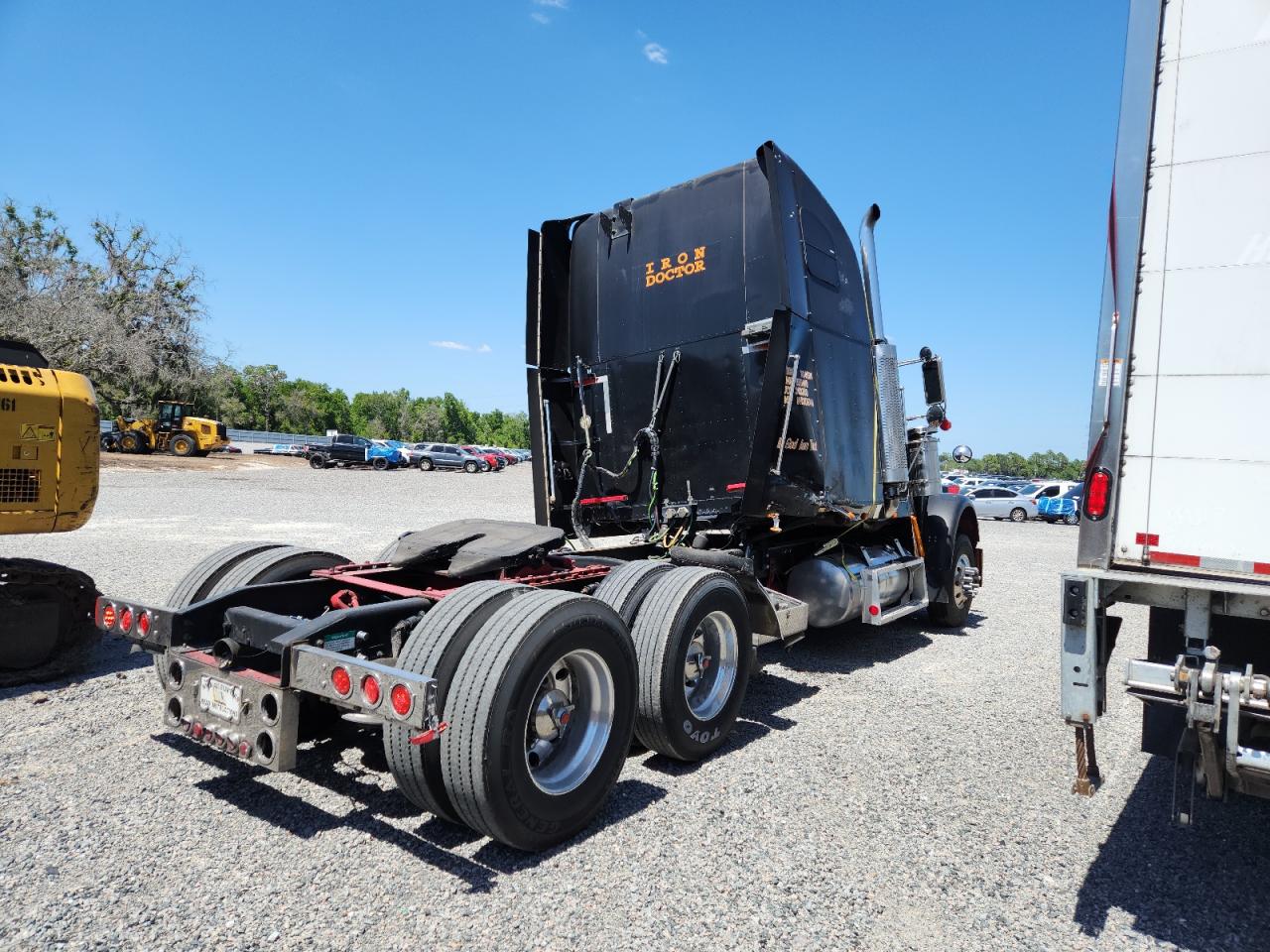 1998 FREIGHTLINER All other VIN 1FUPDSZB9WL905744 photo 4