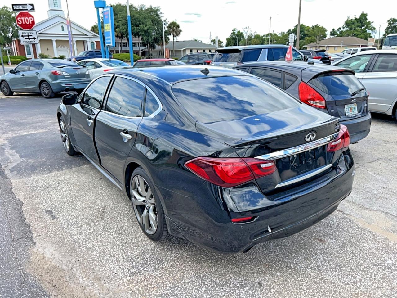 2018 INFINITI Q70 VIN JN1BY1PP0JM330471 photo 3