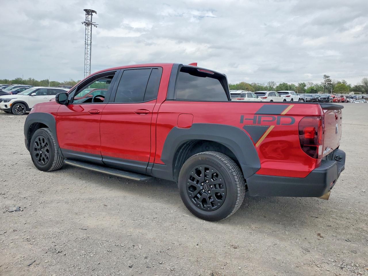 2021 Honda Ridgeline VIN 5FPYK3F1XMB015876 photo 2