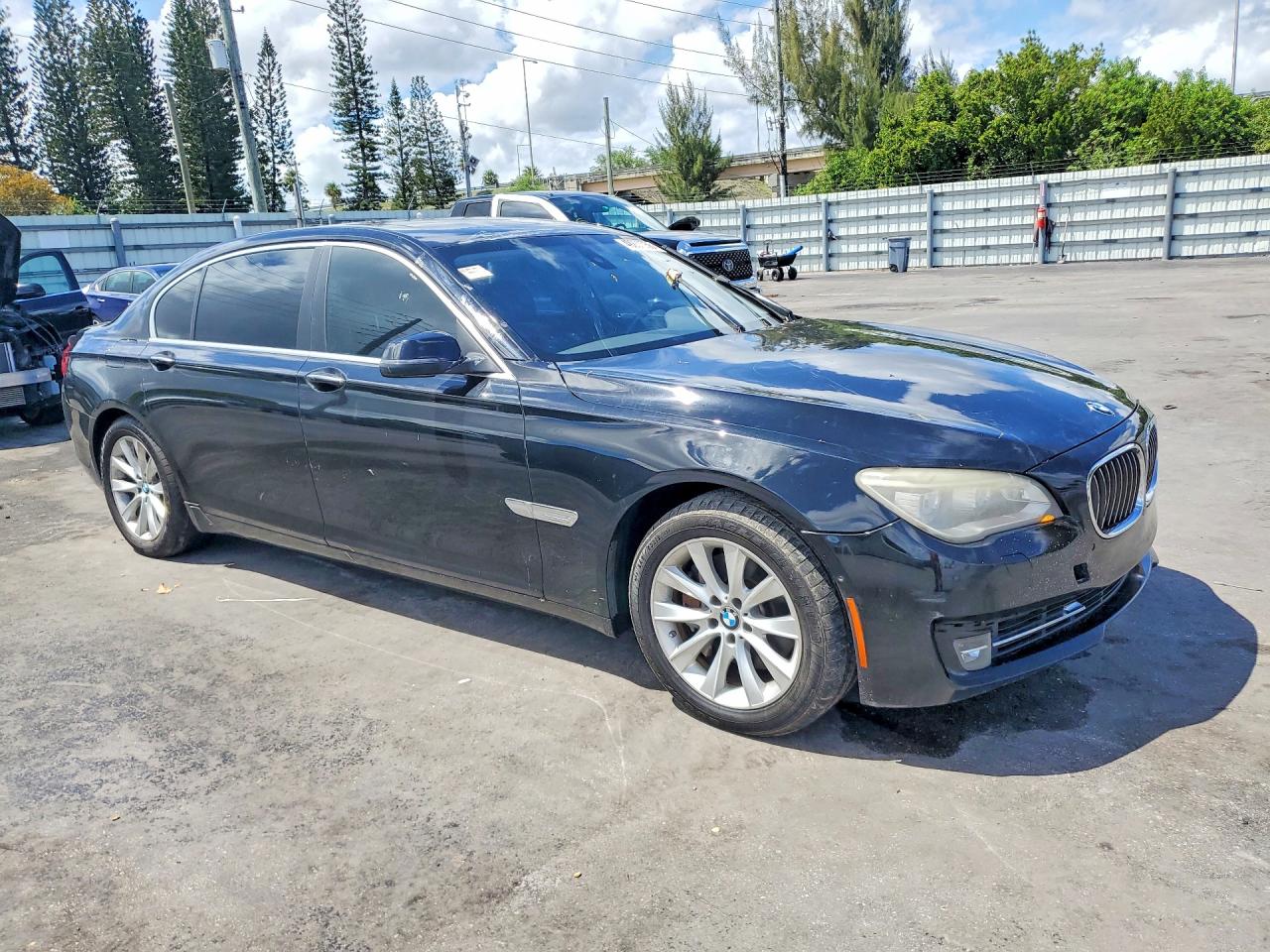 2015 BMW 7 series VIN WBAYE4C55FD946919 photo 4