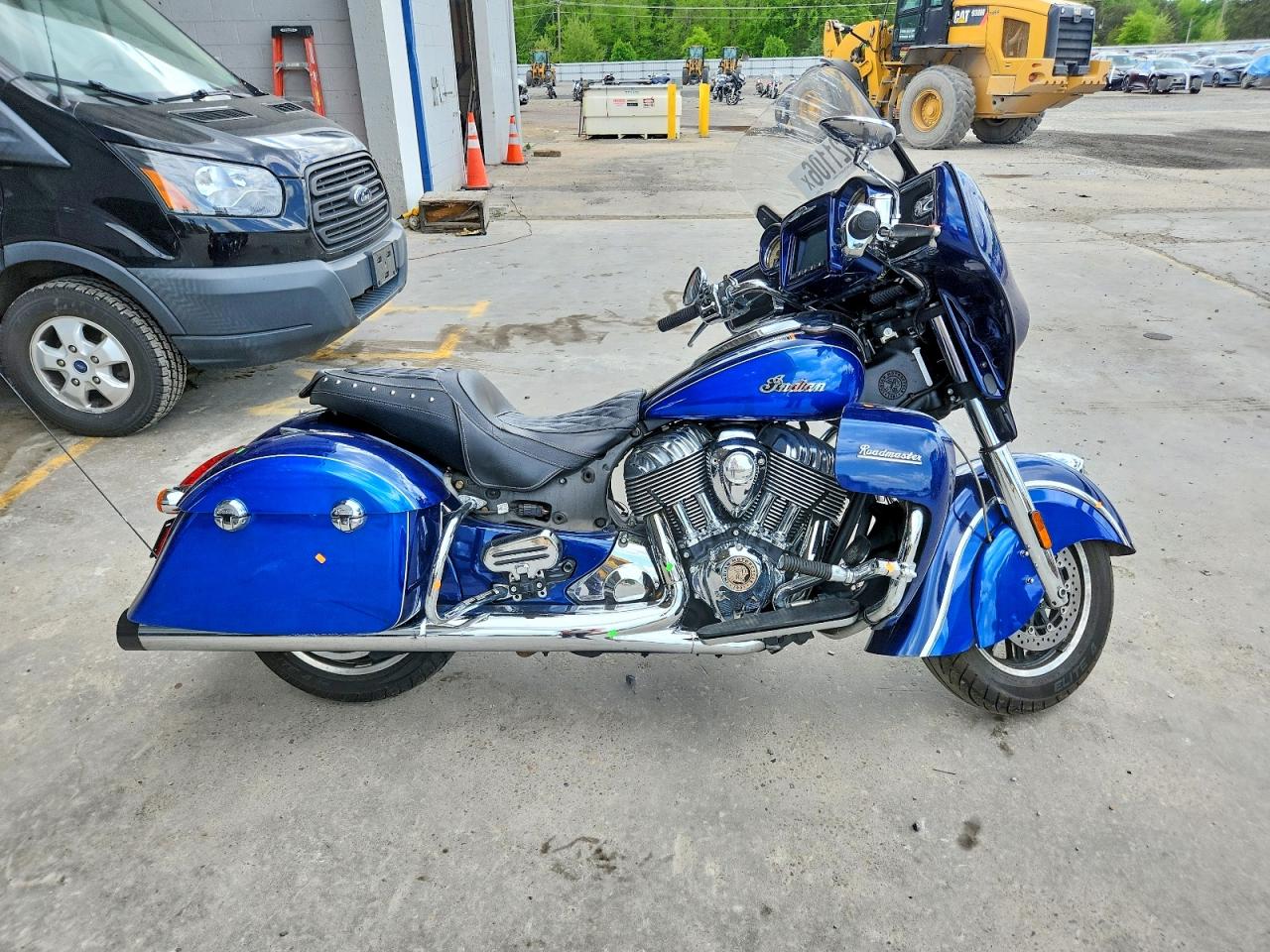 2018 INDIAN Motorcycle VIN 56KTRAAAXJ3358037 photo 1