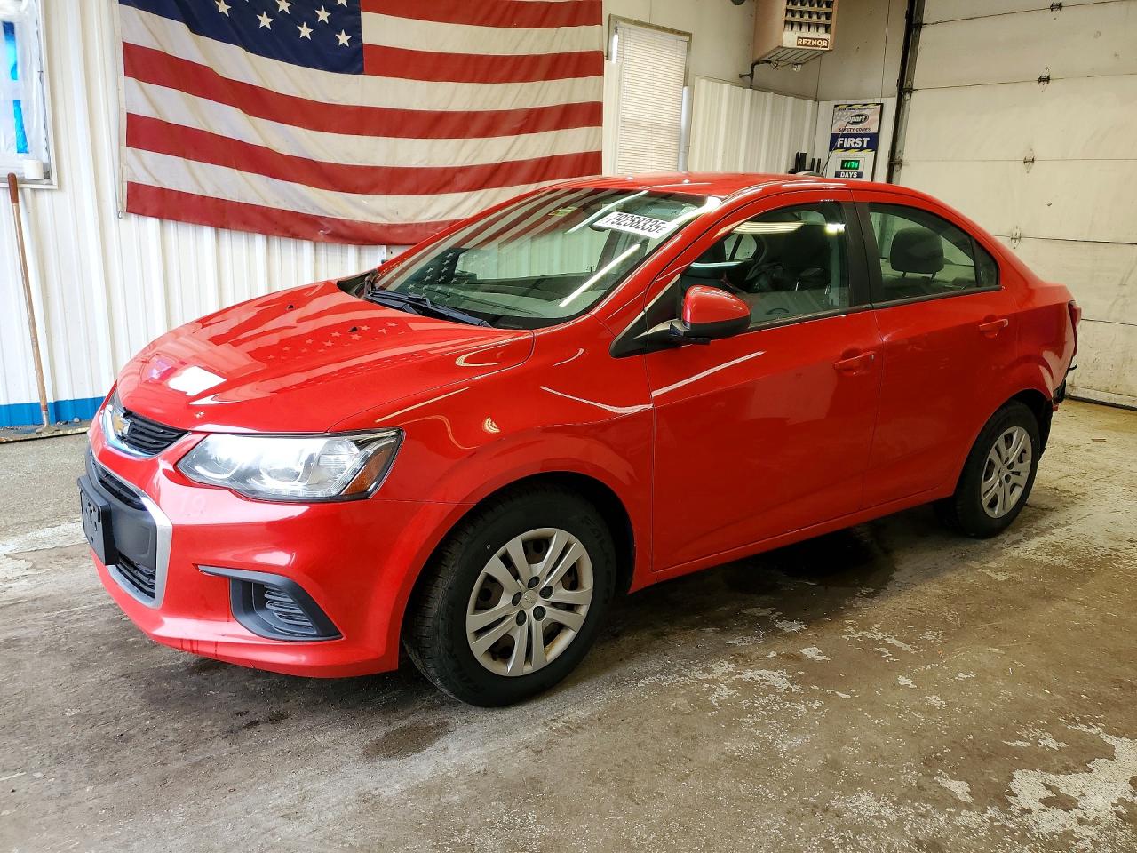 2019 Chevrolet SONIC VIN 1G1JB5SB0K4133565 photo 1