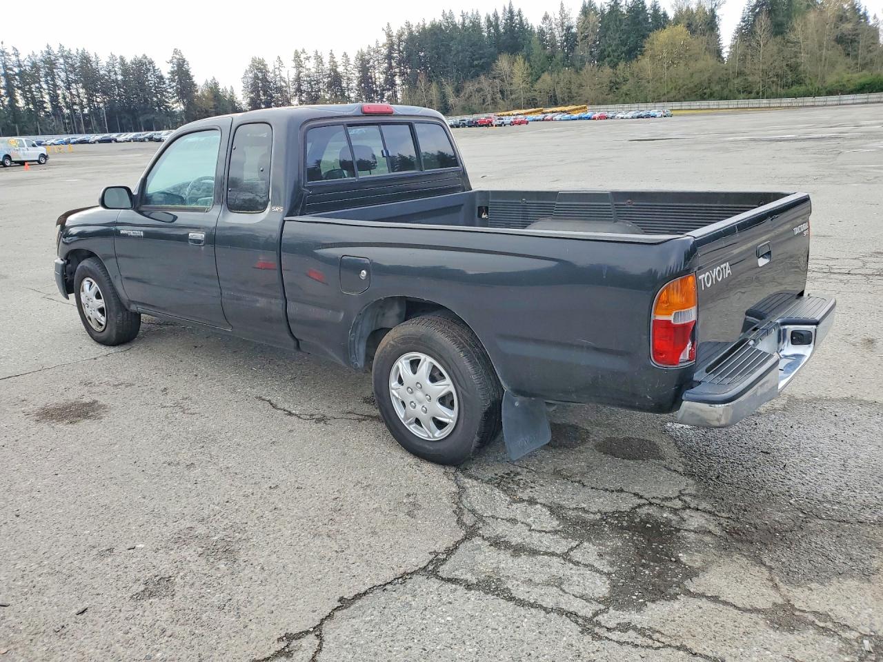 2000 Toyota Tacoma VIN 5TEVL52N0YZ706397 photo 2