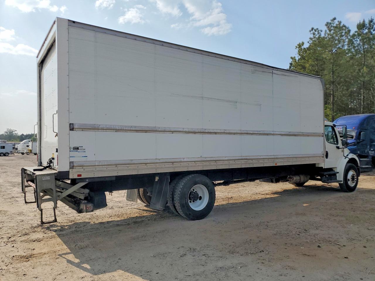 2019 FREIGHTLINER All other VIN 3ALACWFC5KDKT2155 photo 3