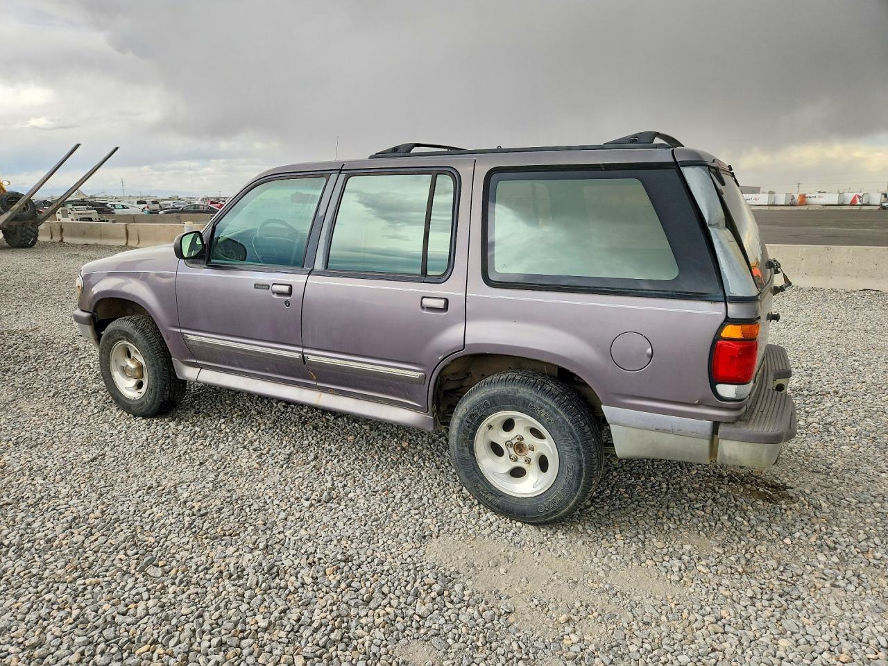 1997 FORD Explorer VIN 1FMDU34E6VZA96194 photo 2